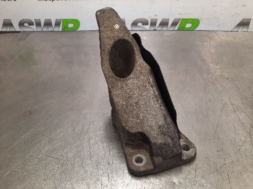 BMW E83 X3 3.0d Engine Supporting Mount Bracket O/S Drivers M57N2