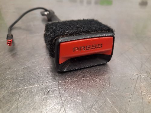 BMW Front Seat Belt Buckle Right Or Left F15 F85 X5 F16 F86 X6
