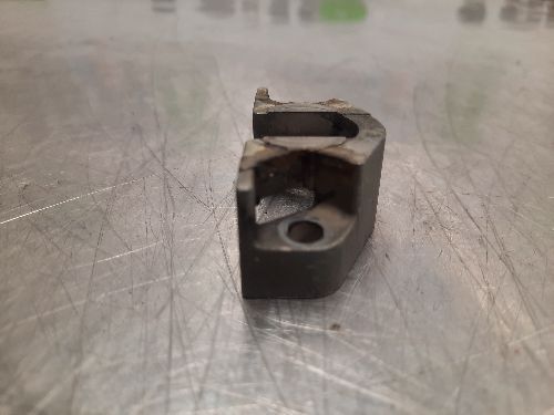 BMW Fuel Injector Clamp Flange M57N2 Diesel E90 E60 E65 E70