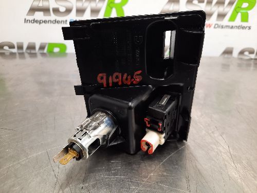 BMW USB AUX-IN socket F45 F46 2 SERIES F48 F49 X1 F25 X3