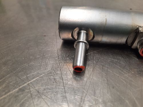 BMW Fuel Injector Rail DIESEL N47N E90 E91 E92 E93 3 SERIES