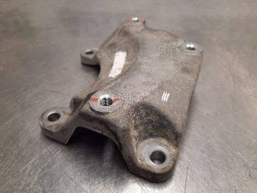 BMW F15 X5 25d sDrive Gearbox Mount Bracket