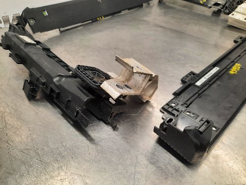 BMW Radiator Brackets Set G42 G20 G21 G22 G23 2 3 4 SERIES