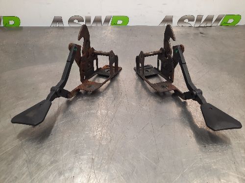 BMW Bonnet Release Brackets Pair E31 8 SERIES