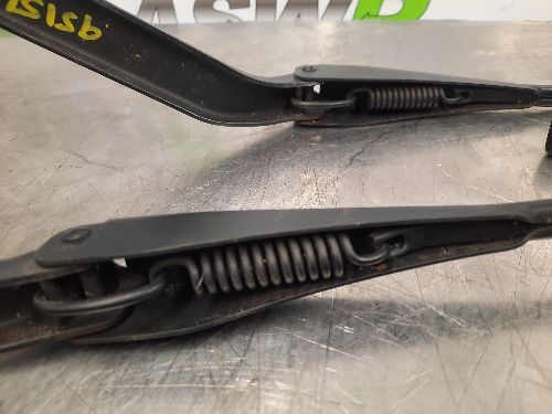 BMW Wiper Arms Pair E81 E82 E87 E88 1 SERIES