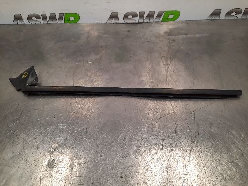 BMW Rear Quarter Weatherstrip O/S Right E88 1 SERIES Convertible
