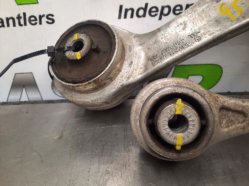 BMW Front Wheel Hub xDrive O/S Drivers Right G20 G21 G22 G23