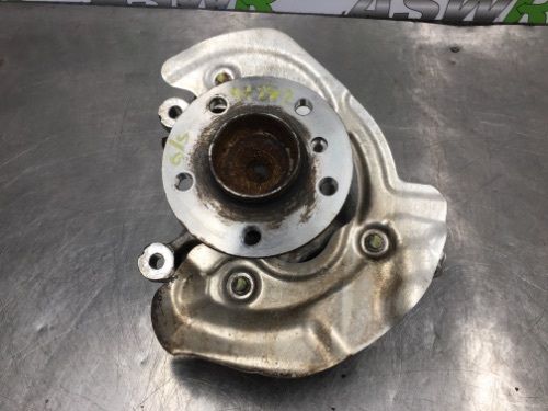 BMW Front Wheel Hub O/S Drivers Right I01 I3