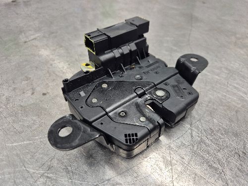 BMW F45 F46 2 SERIES Tailgate Catch / Soft Close Actuator