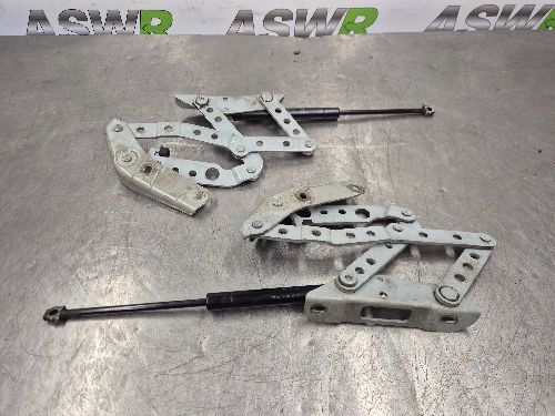 BMW 8 SERIES E31 Bonnet Hinges Pair