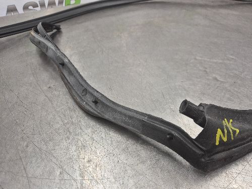 BMW Inner Door Seal N/S Passenger Left E31 8 SERIES