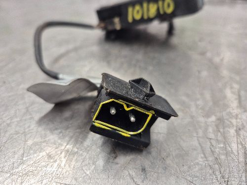 BMW E31 8 SERIES Bonnet Catch Latch Lock Catches Pair