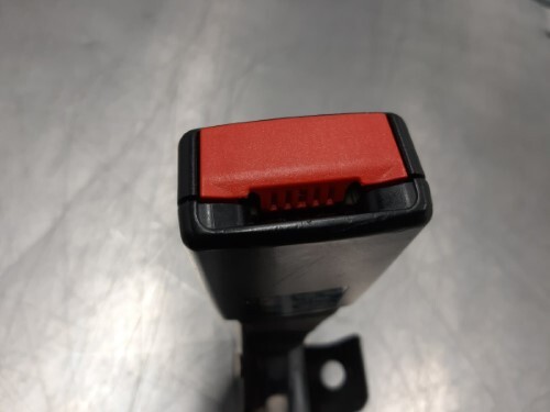 BMW E90 E91 3 SERIES N/S/R Passenger Side Rear Seat Belt Buckle