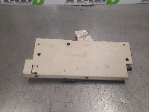 BMW Diversity Antenna Amplifier (868 MHZ) F10 F01 F02 5 7 SERIES