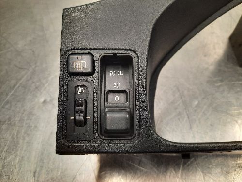 BMW E31 8 SERIES Instrument Cluster Speedo Clock Surround