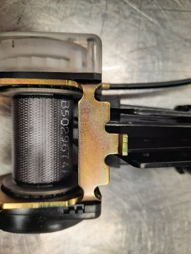 BMW Seat Belt Front O/S Drivers Right E31 8 SERIES