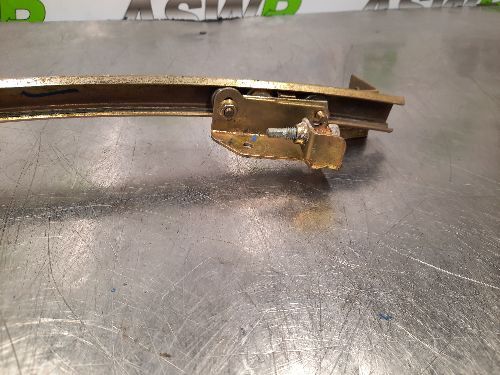 BMW Front Window Guide Brackets N/S Passenger Side E31 8 SERIES