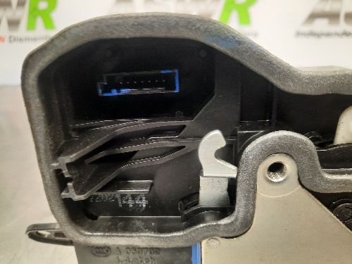 BMW E & F Generation Door Catch Front O/S Drivers