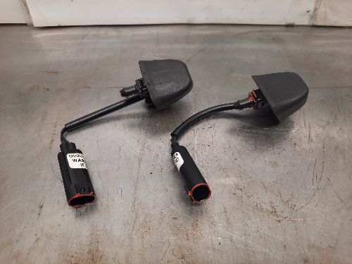 BMW Washer Jet Nozzle Pair E90 E91 E92 E93