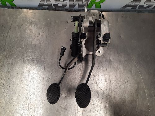 MINI Pedal Box Assembly Manual R56 R57 R60