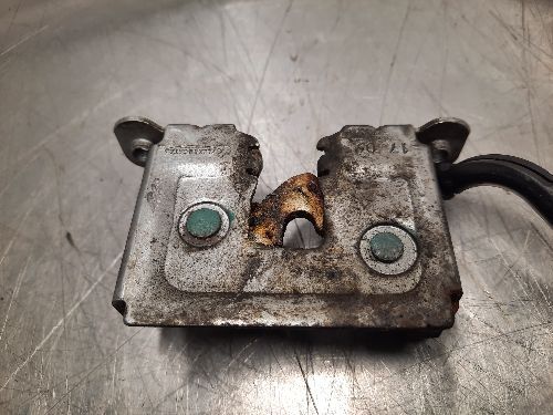 BMW Bonnet Locks Pair E70 F15 X5 E71 F16 X6