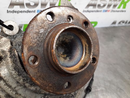 BMW Wheel Hub Front O/S Drivers Right F20 F21 F22 1 2 SERIES