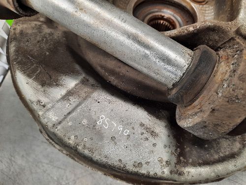 BMW Rear Wheel Hub O/S Drivers Right E63 E64 E65 E66 7 SERIES