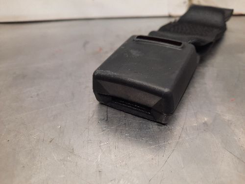BMW Lower Strap Centre Rear Seat Belt Buckle F87 F30 F80 2 3 SERIES