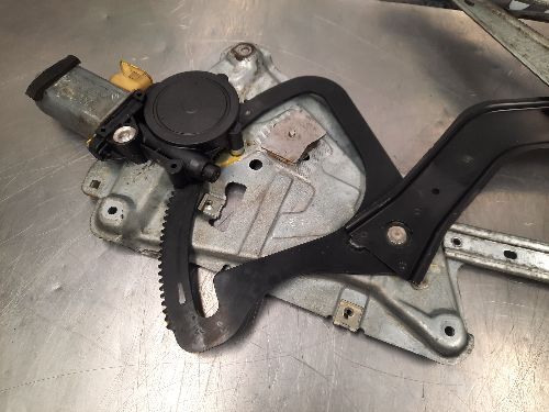 BMW E31 8 SERIES Window Regulator Front O/S Drivers Right