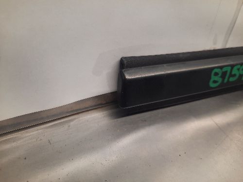 BMW E31 8 SERIES Rear Window Weather Strip N/S Passenger Left