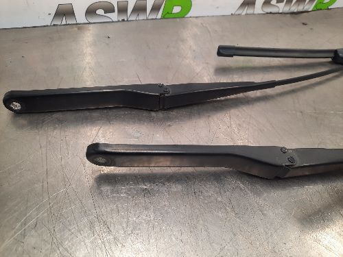 BMW Wiper Arms Pair E85 E86 Z4