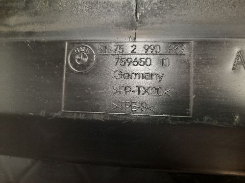 BMW Radiator Lower Mount Seal Splash Guard E84 X1