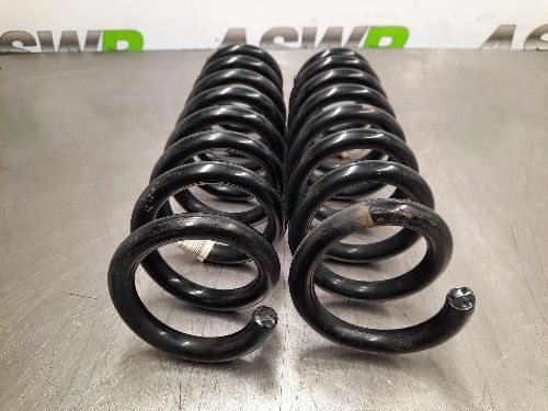 BMW F22 F23 2 SERIES Pair Of Rear Coil Springs