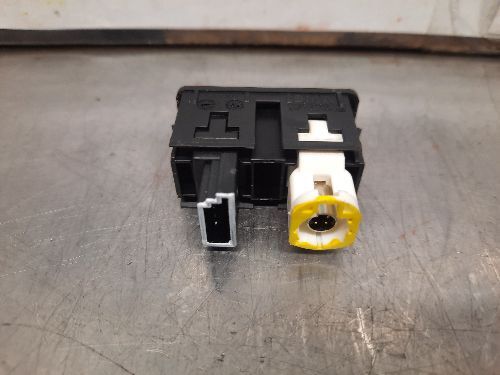 BMW F Generation USB AUX-IN socket