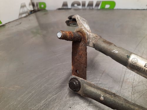 BMW F25 X3 Wiper Motor Front & Linkage