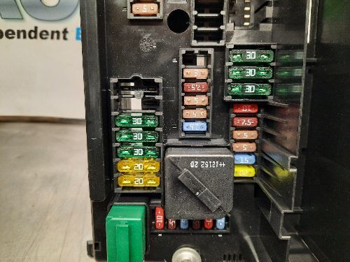 BMW F25 X3 Front Distribution Fuse Box