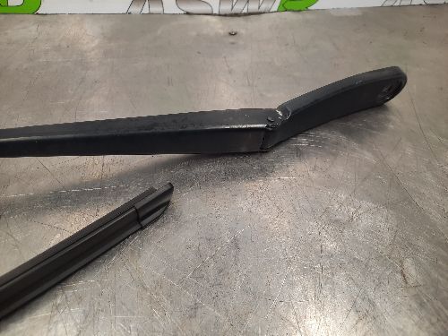 BMW F25 X3 F26 X4 Front Wiper Arms Pair