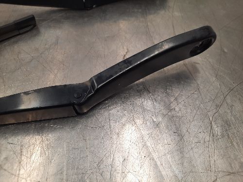 BMW F25 X3 F26 X4 Front Wiper Arms Pair