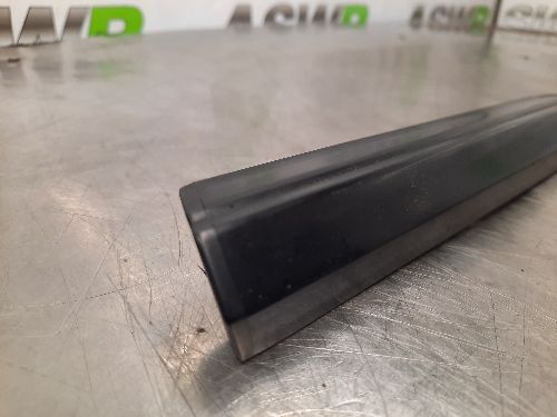 BMW E30 3 SERIES Front Wing Moulding O/S Drivers Right Side