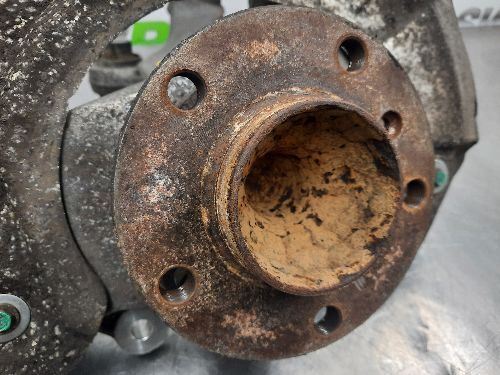 BMW Front Wheel Hub O/S Drivers Right F10 F11 F12 F13 5 6 SERIES