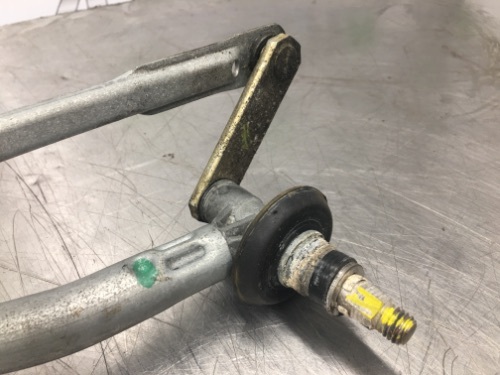 BMW E46 3 SERIES Front Wiper Linkage & Motor