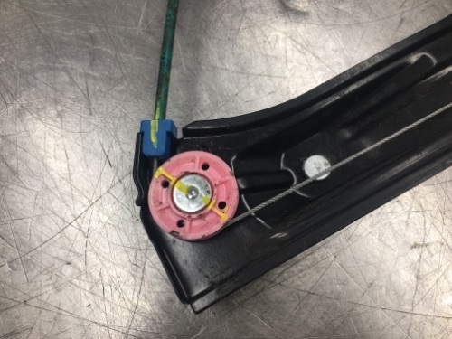 BMW F20 1 SERIES 5dr O/S Drivers Side Front Window Reg & Motor